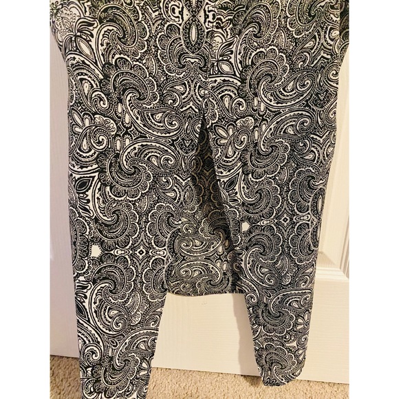 Express Tank Blouse W/ Split Cut In Back - Picture 3 of 3